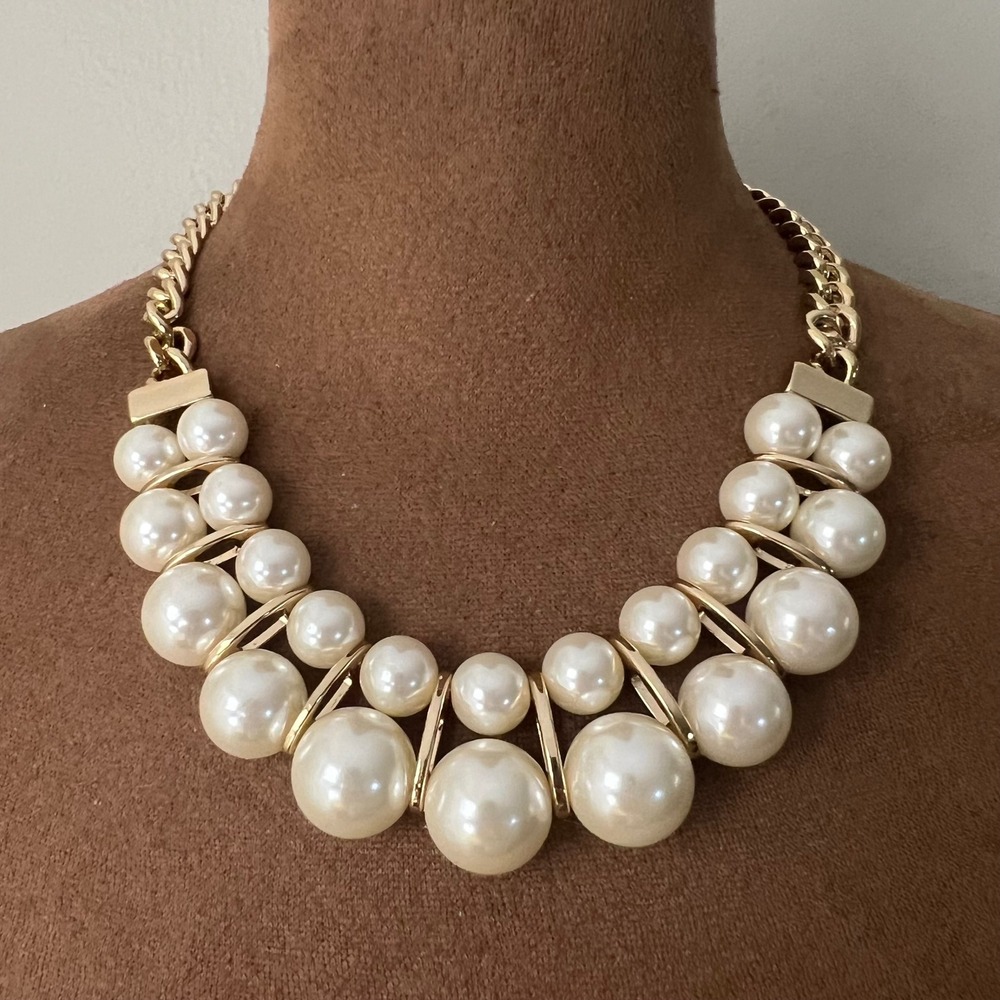Vtg Avon SHB Faux Pearl Gold Tone Statement Bib Necklace 17-20 Inch Old Money